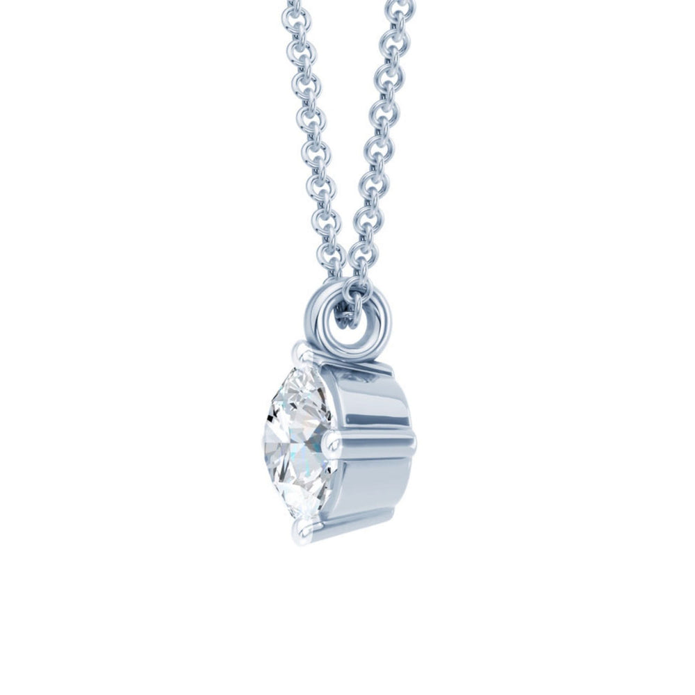 Auksinis_pakabukas_su_deimantu_ir_grandinele_Love