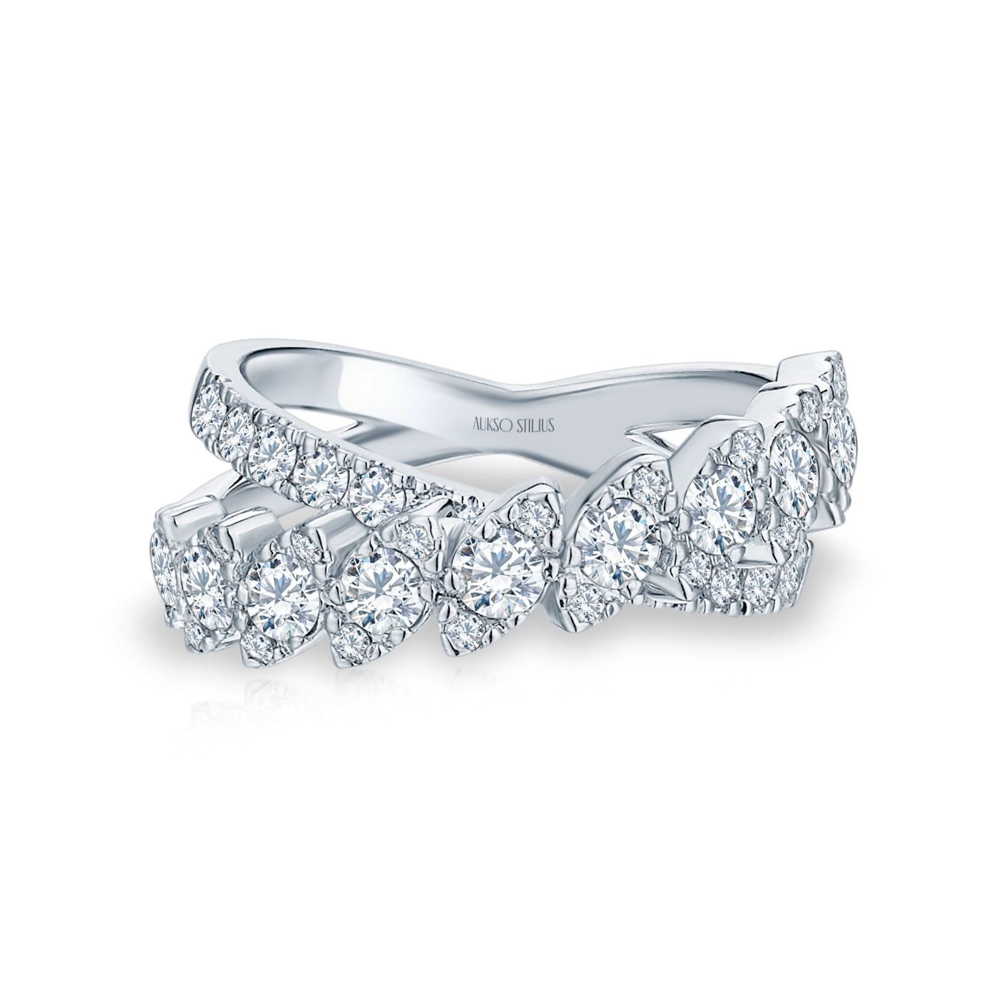 Deimantinis žiedas su bendru deimantų svoriu 1,55 ct, deimantų spalva RW–W ir švarumas VS–SI